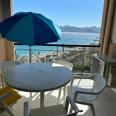 Splendid Sea View - 2 Comfy - Swimming Pools דירה